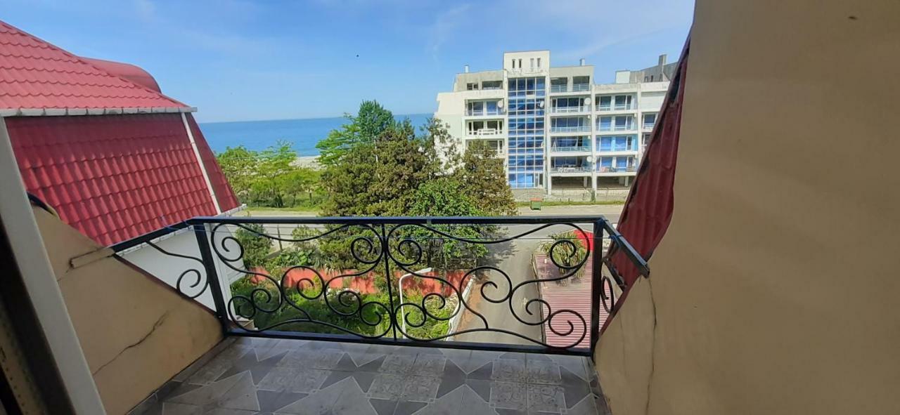 גוניו Hotel Liza מראה חיצוני תמונה
